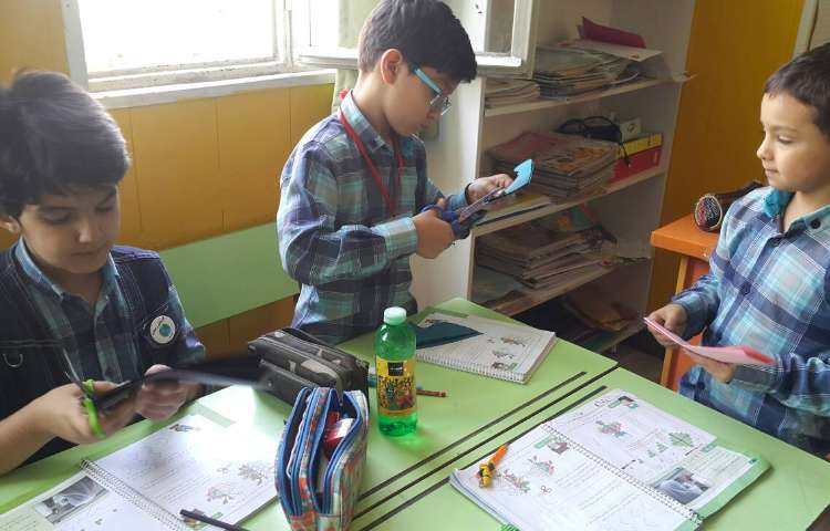 :دست ورزی الگو های متقارن، کلاس زمین 6