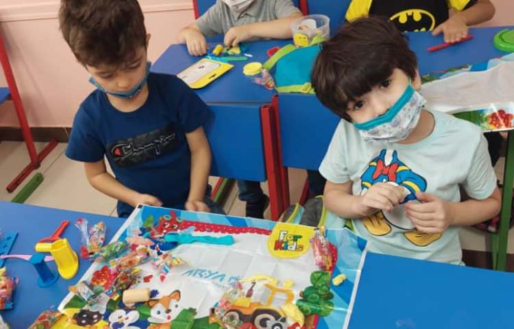 دست ورزی با خمیر و آموزش جهت یابی 7