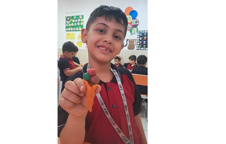 دست ورزی با خمیر و درست کردن لوحه های کتاب نگارش 1