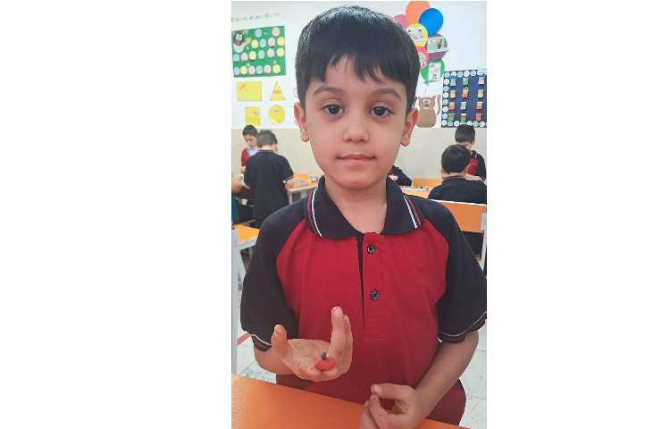 دست ورزی با خمیر و درست کردن لوحه های کتاب نگارش 2