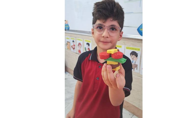 دست ورزی با خمیر و درست کردن لوحه های کتاب نگارش 4