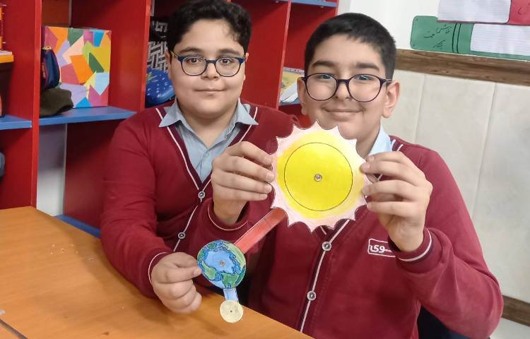 دست‌ورزی با هدف آشنایی با حرکت وضعی و انتقالی زمین 5