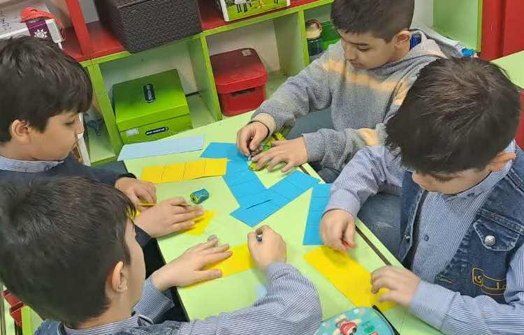 دست ورزی بخش پذیری ضرب 4