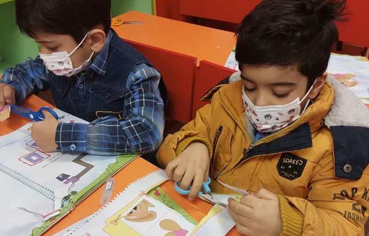 دست ورزی برش اشکال کتاب کار پیش دبستان 10