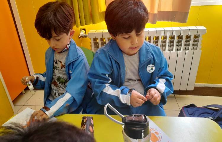 :دست ورزی به انگلیسی، کلاس بادبادک 4