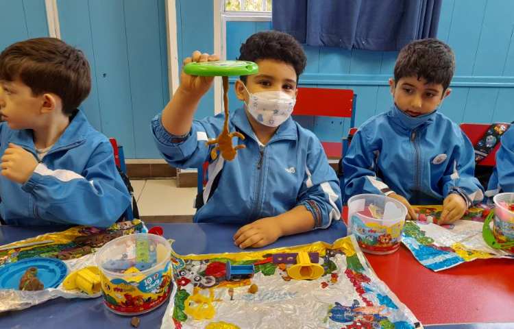 :دست ورزی به انگلیسی، کلاس قاصدک 1