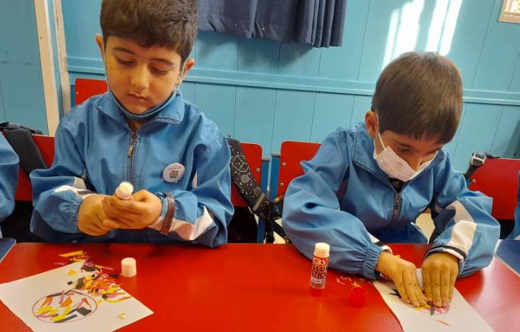 :دست ورزی به انگلیسی، کلاس قاصدک 5