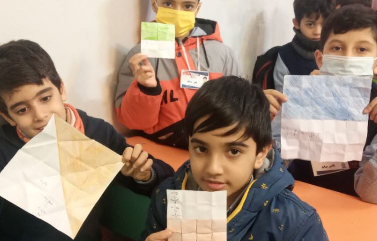 دست ورزی تساوی کسرها با کاغذ و تا در زنگ ریاضی پایه سوم 2