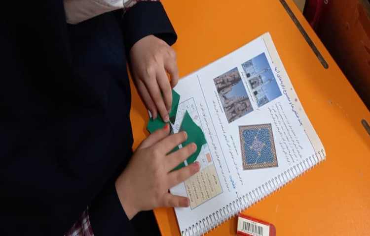 دست ورزی جهت آموزش ویژگی‌های چهارضلعی‌ها 3