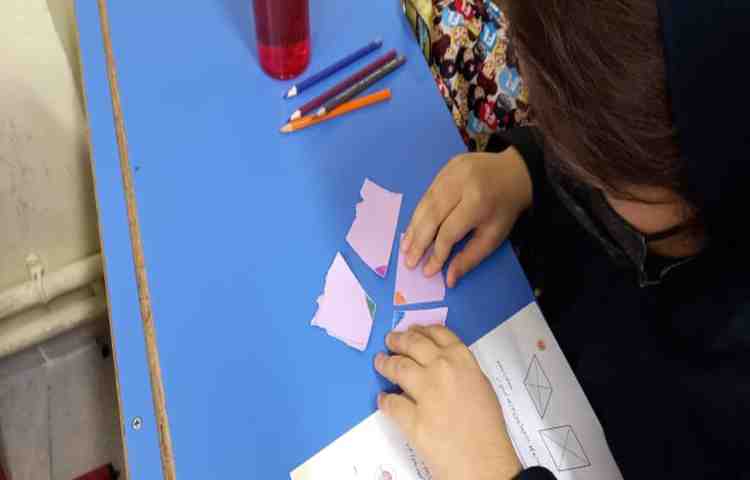 دست ورزی جهت آموزش ویژگی‌های چهارضلعی‌ها 8