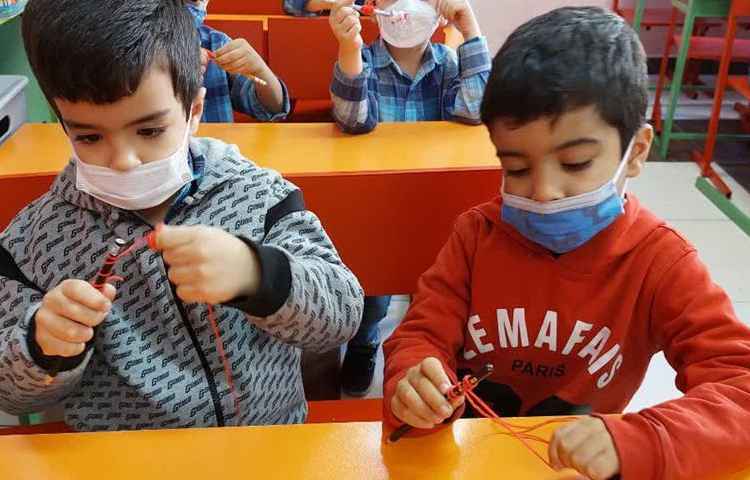 دست ورزی دانش آموزن پیش دبستان 11