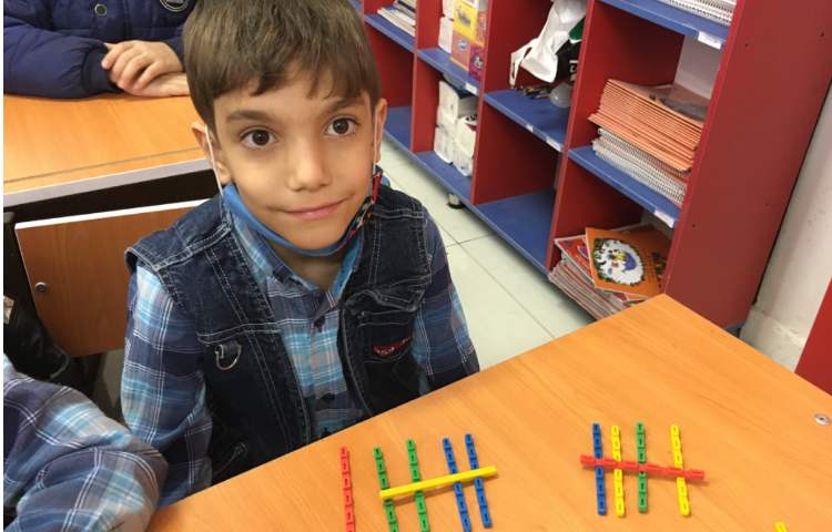 دست‌ورزی ریاضی(نمایش اعداد بزرگ‌تر از 5 با چوب‌خط)