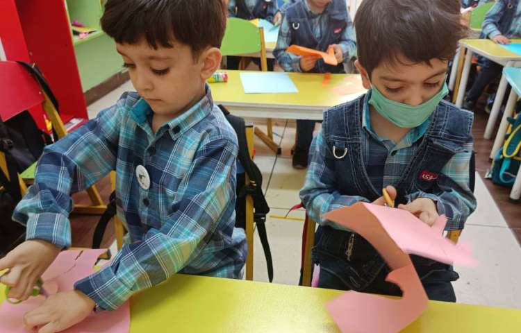 :دست ورزی ساخت آدمک با کاغذ 1