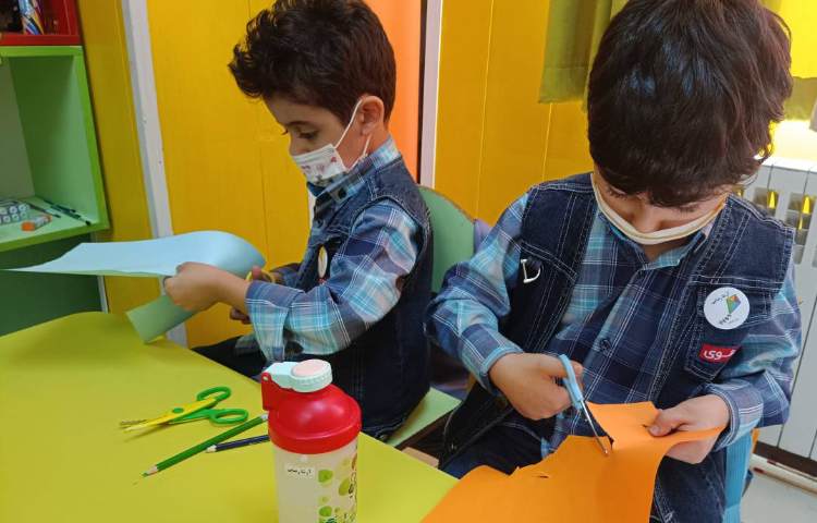 :دست ورزی ساخت آدمک با کاغذ 2