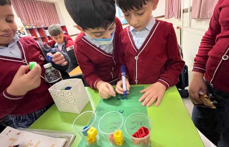 دست ورزی ساخت اعداد سه رقمی 4