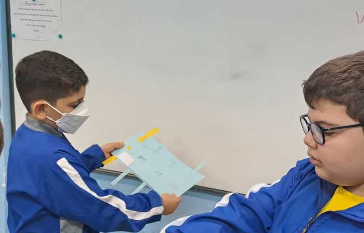 دست ورزی ساخت اعداد چهاررقمی و گسترده نویسی به صورت گروهی 1