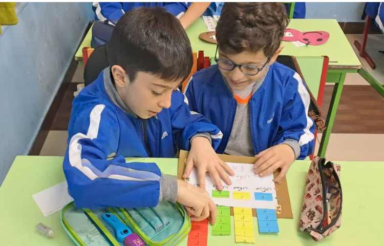 دست ورزی ساخت اعداد چهاررقمی و گسترده نویسی به صورت گروهی 5