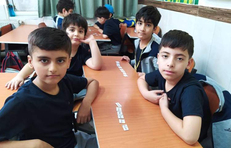 دست‌ورزی ساخت جمله با کلمات بهم ریخته 1