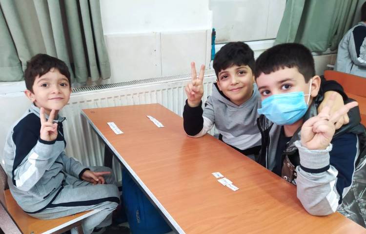 دست‌ورزی ساخت جمله با کلمات بهم ریخته 3