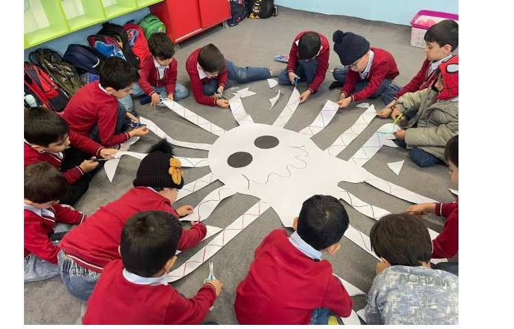 دست ورزی عبور از خط چین ها و مهارت کار با قیچی