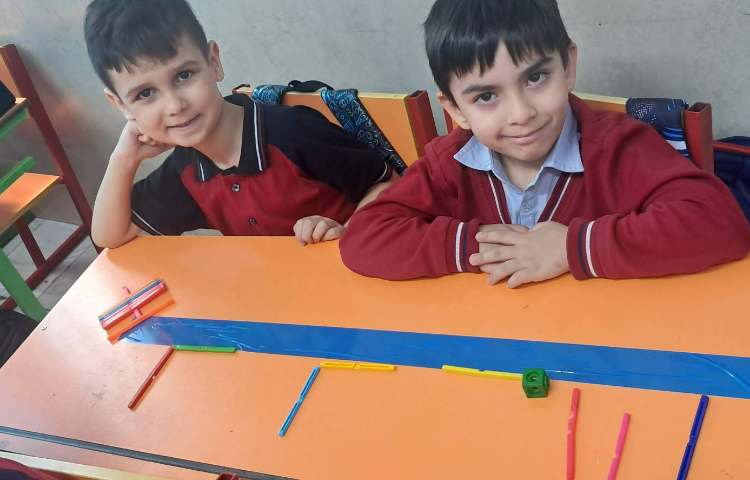 دست ورزی لوحه ها و توجه به خط زمینه با چینه و چوب خط 7