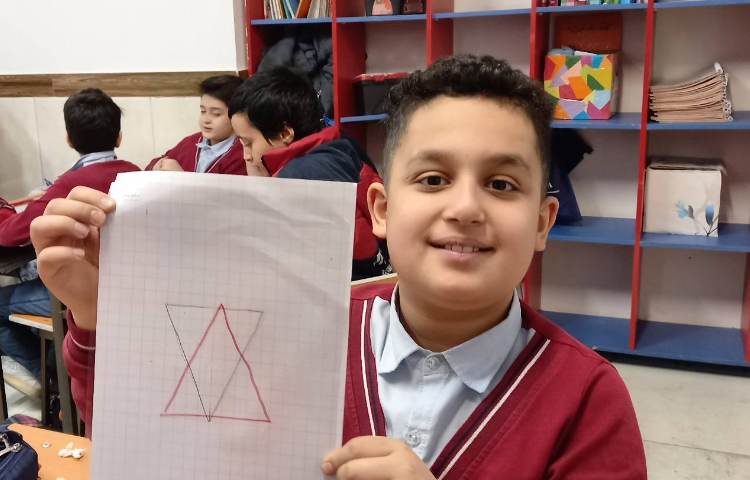 دست‌ورزی مباحث تقارن مرکزی و تقارن محوری 8