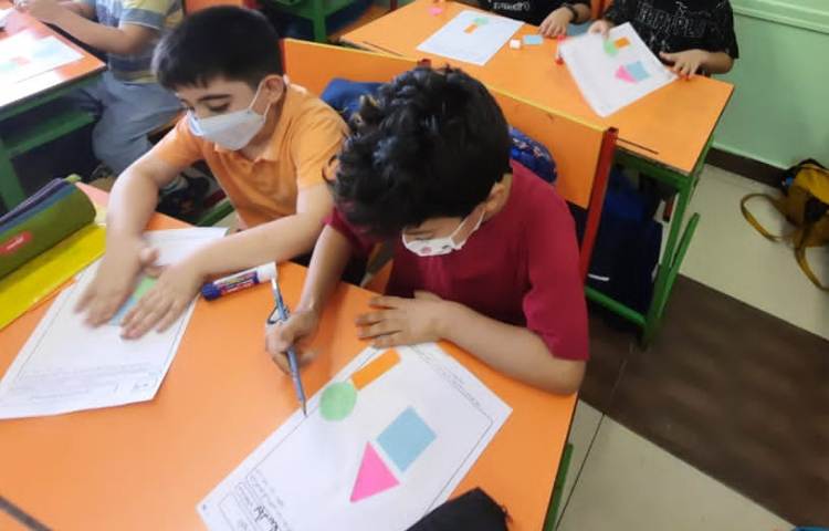 دست ورزی و آشنایی با اشکال هندسی