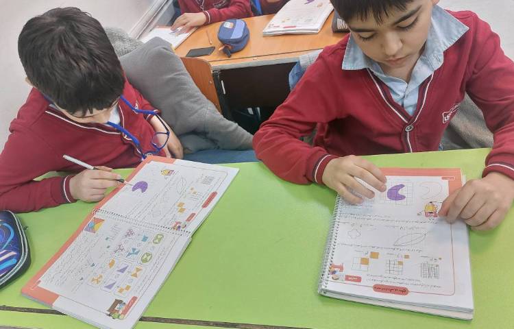 دست ورزی و تدریس درس مساحت 2