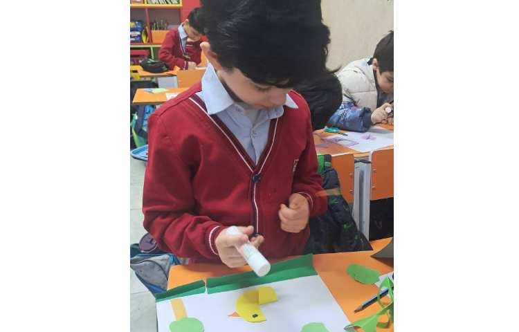 دست ورزی و درست کردن کاردستی جوجه به مناسبت یادگیری نشانه ج 5