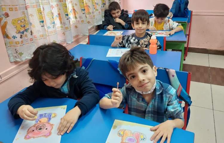 دست ورزی و نقاشی با گوش پاک کن پیش دبستان 2