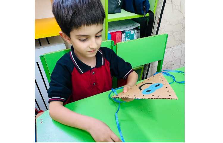 دست ورزی کار دوخت ( اشکال هندسی ) با موضوع گوشه و لبه 5
