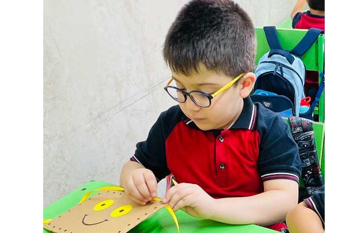 دست ورزی کار دوخت ( اشکال هندسی ) با موضوع گوشه و لبه 6