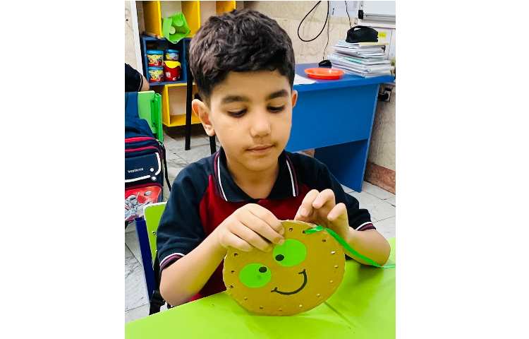 دست ورزی کار دوخت ( اشکال هندسی ) با موضوع گوشه و لبه 8