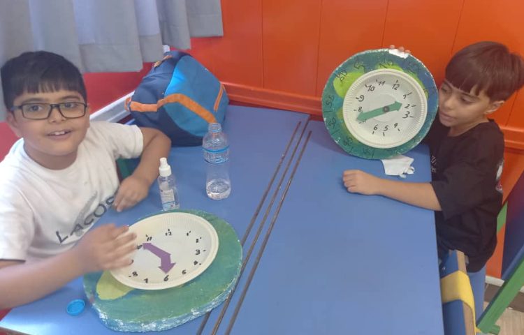 :دست ورزی گروهی(یادآوری مفهوم ربع و نیم در ساعت) 2