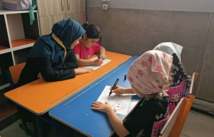 دنیای رنگارنگ انگشتان خلاق! 1