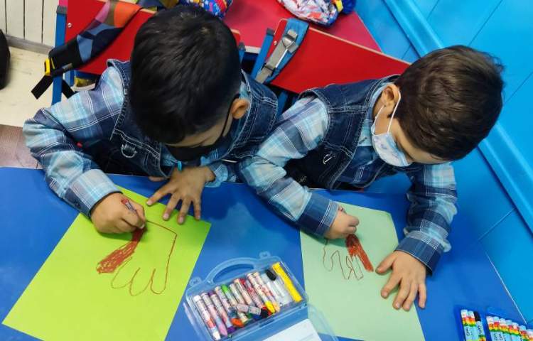 :دنیای رنگی من، تکنیک نقطه خط با پاستل رنگی 3