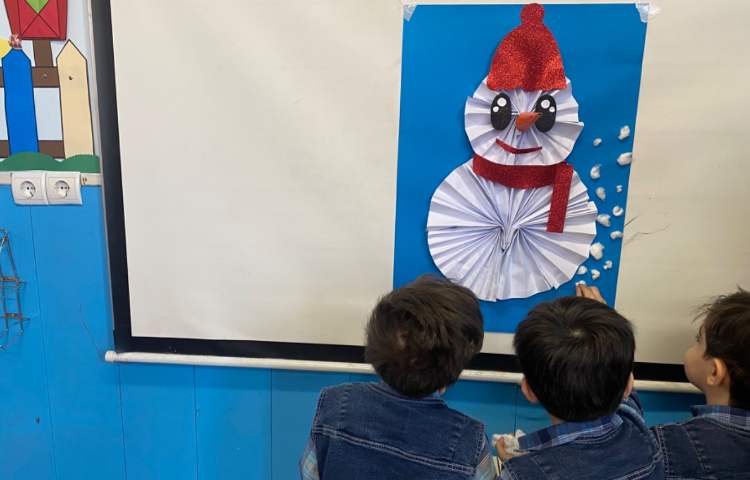 :دنیای رنگی من، ساخت کاردستی گروهی ادم برفی و خداحافظی با فصل سرما 2