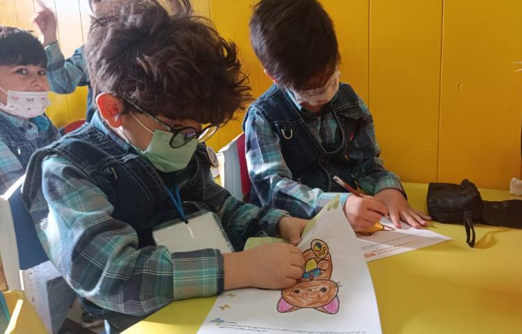 :دنیای رنگی من، موضوع: آشنایی با خط بریل 1