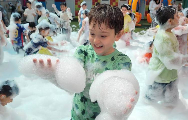 دنیای کف و شادی 5