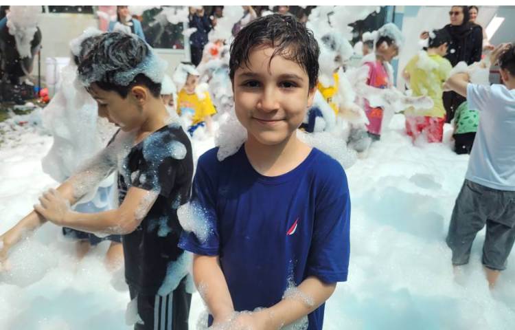 دنیای کف و شادی 7