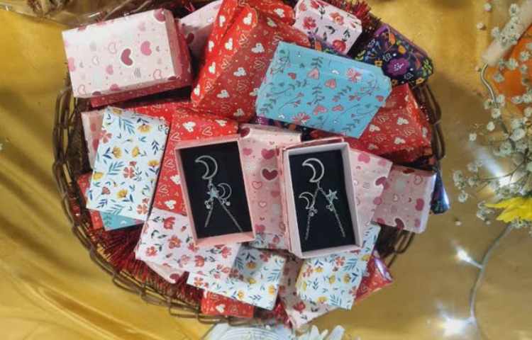 دهه کرامت و روز دختر مبارک باد. 2