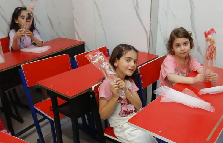 دوخت لباس عروسک 2