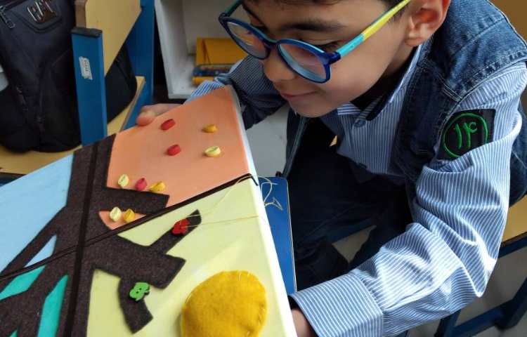 دوخت میوه در تابلو چهار فصل