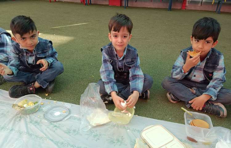 :دورهمی غنچه های بادبادک به صرف صبحانه سالم 3