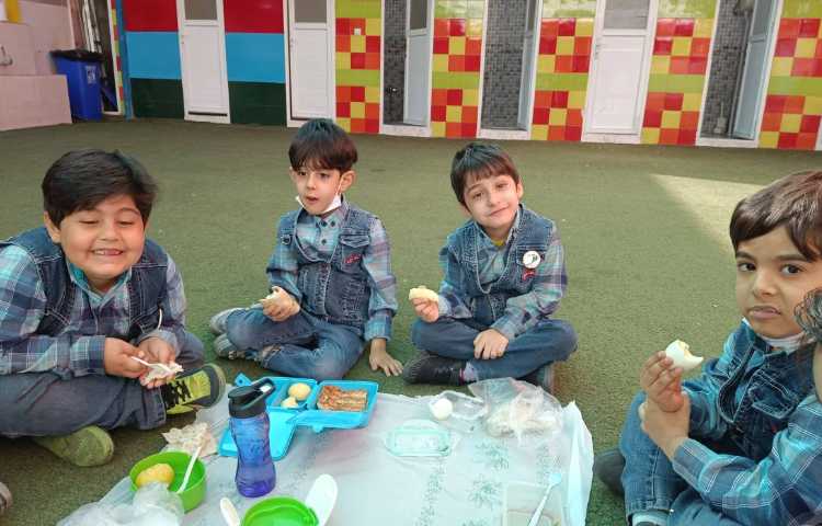 :دورهمی غنچه های بادبادک به صرف صبحانه سالم 4