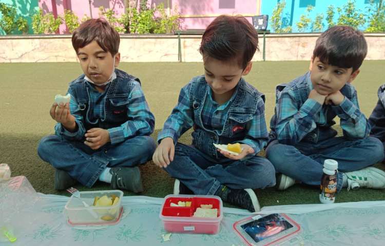 :دورهمی غنچه های بادبادک به صرف صبحانه سالم