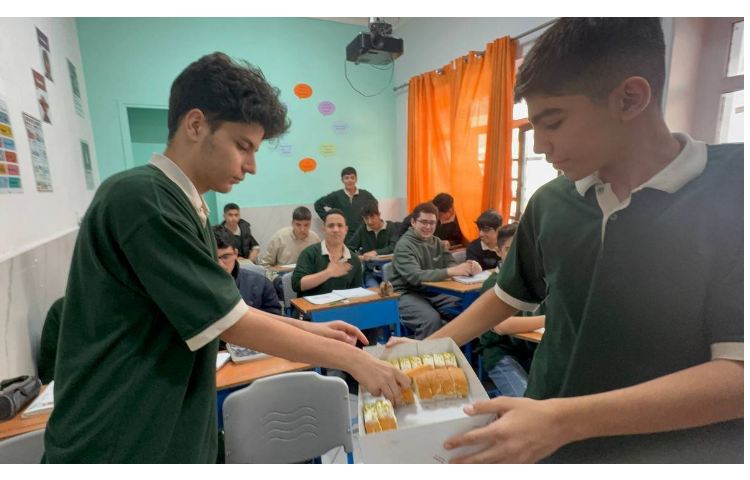 دورهمی و تولد دانش آموزان پایه نهم 5