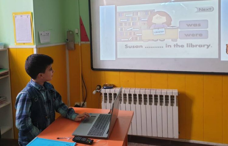 :دوره فعل کمکی گذشته was , were 9