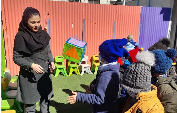 دوشنبه های شاد زبانی دانش آموزان پیش دبستان