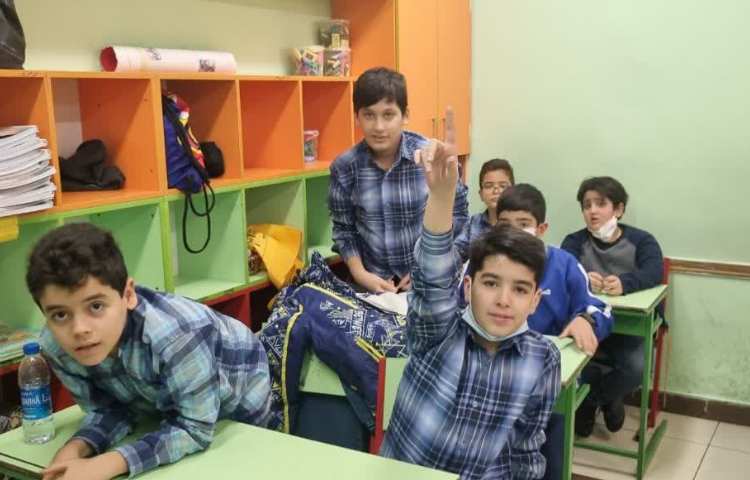 دولت دانش آموزی (فن بیان )هفته ملی علوم دانش آموزان دبستان علوی 8